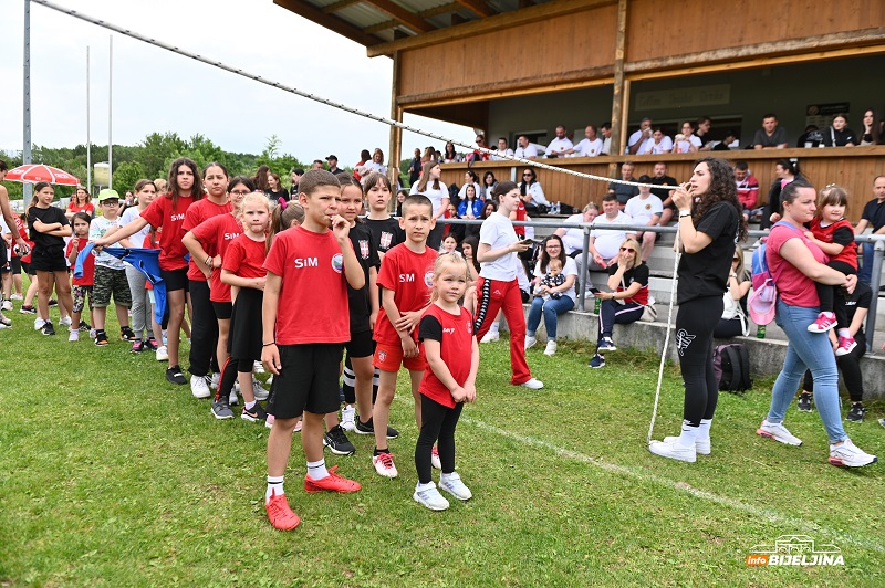 Održani osmi Sportski susreti u Austriji: Manifestacija koja budi emocije (FOTO)