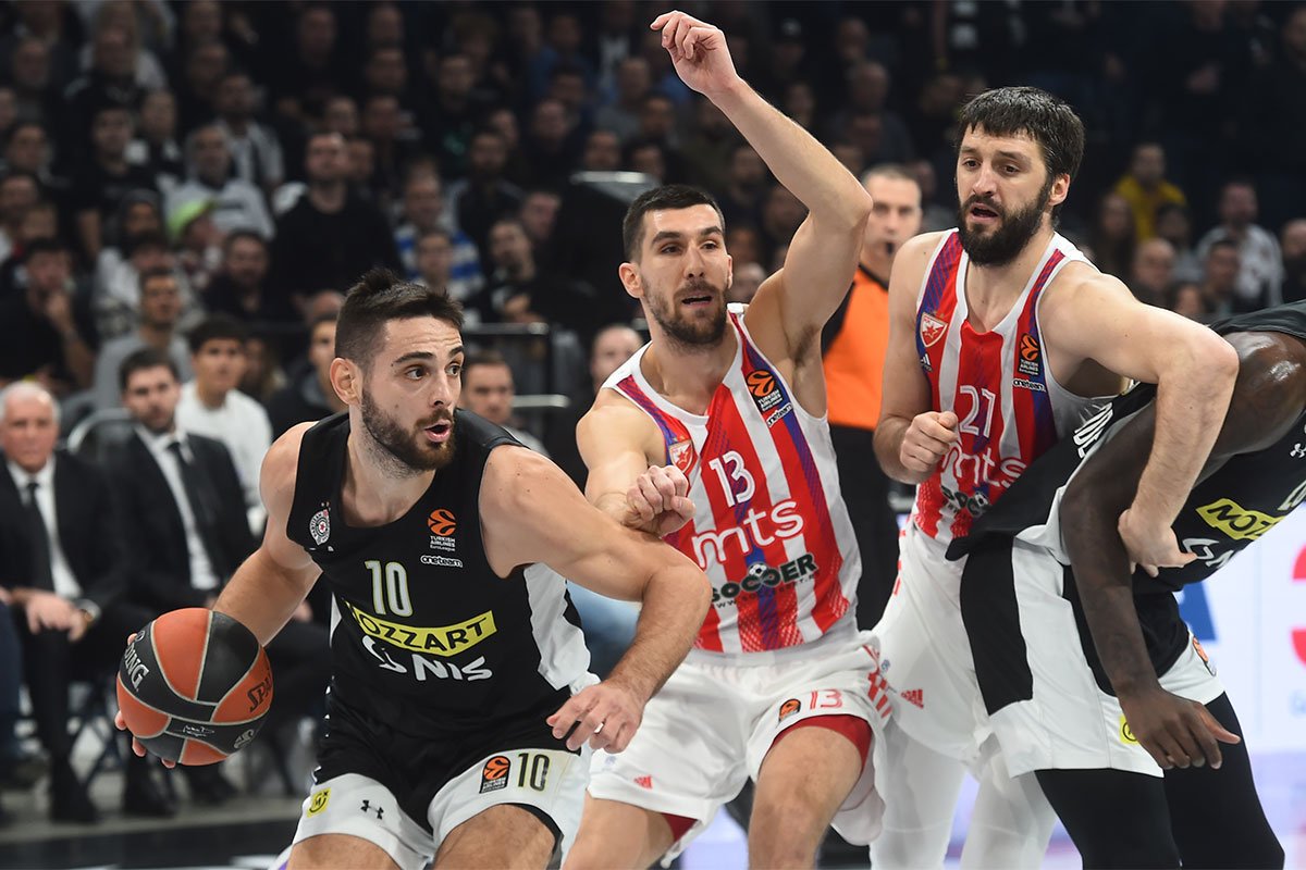 Drama u istorijskom derbiju: Zvezda trojkom presudila Partizanu