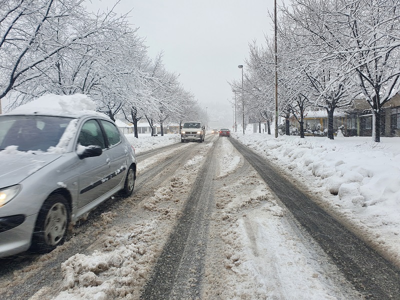 Ugljevik: Sva raspoloživa sredstva za čišćenje snijega na terenu.