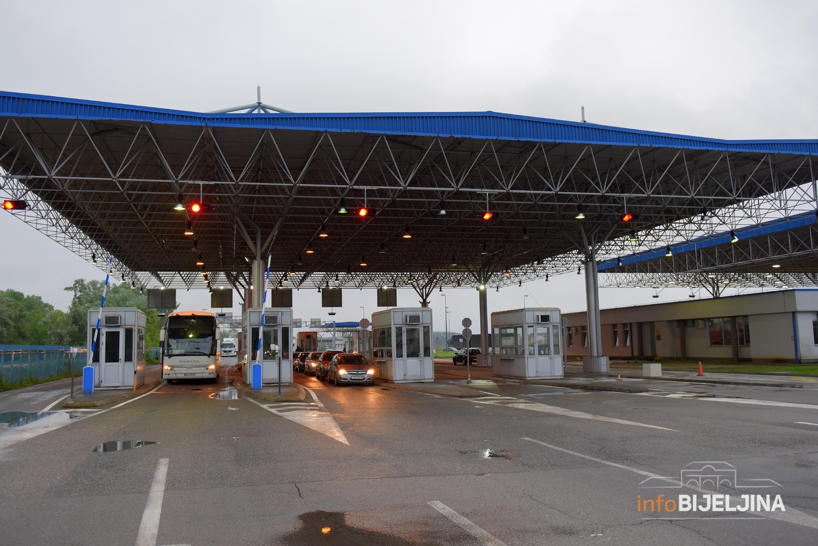 Graničnom policajcu godinu i četiri mjeseca zatvora zbog primanja dara