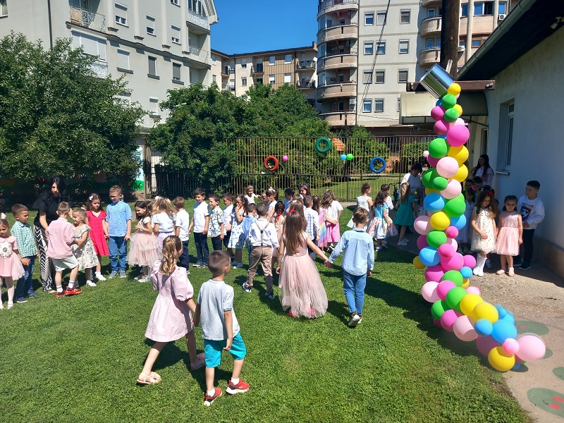 Bijeljina: Mališani vrtića „Čika Jova Zmaj“ obilježili „malu maturu“ (FOTO)