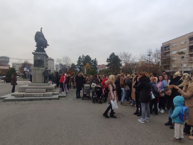 Protest roditelja čija djeca borave u Vrtiću 