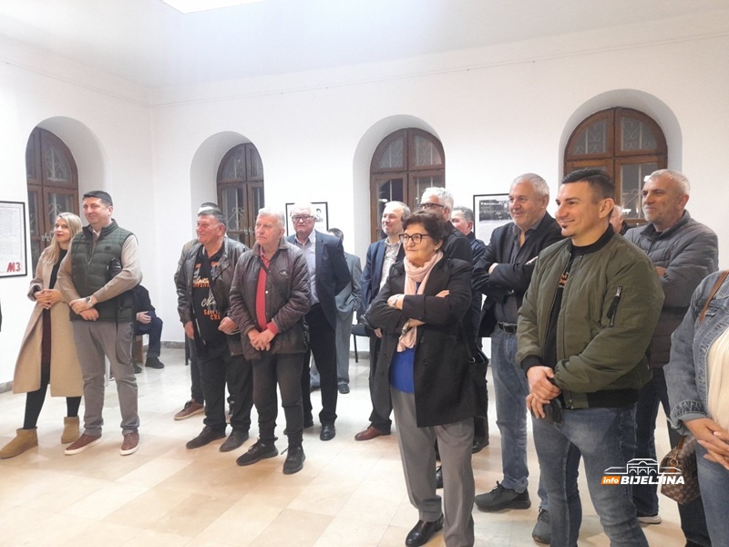 U Bijeljini otvorena izložba o najuglednijim ljudima iz prošlosti Semberije: Najčestitiji bili vođe u selima (FOTO)