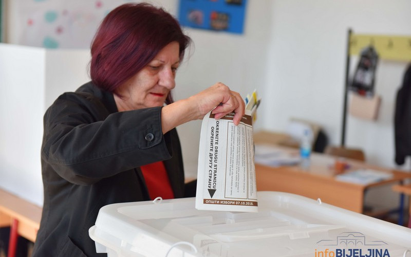 Za koje su se slogane odlučile političke partije