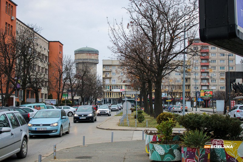 Jedno kaže, drugo vidimo: Šta je gradonačelnik Petrović poručio prošle godine, a nije ispoštovano? (FOTO)