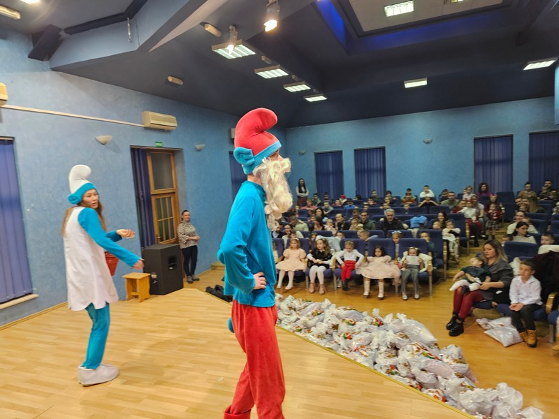 U susret Novoj godini: Ugljevički vrtić „Duško Radović“ obradovao mališane