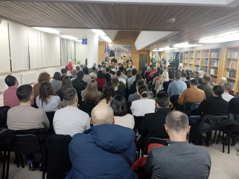 Mirić na promociji u Bijeljini: “Ovi junaci ne smiju biti zaboravljeni, njihova poruka vrijedi i danas”