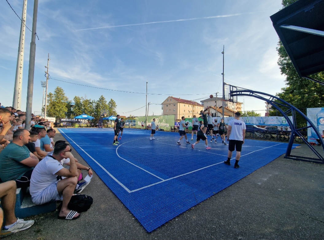 Počela Basket liga Bijeljine: Vrhunska košarka na terenu Radnika (FOTO)