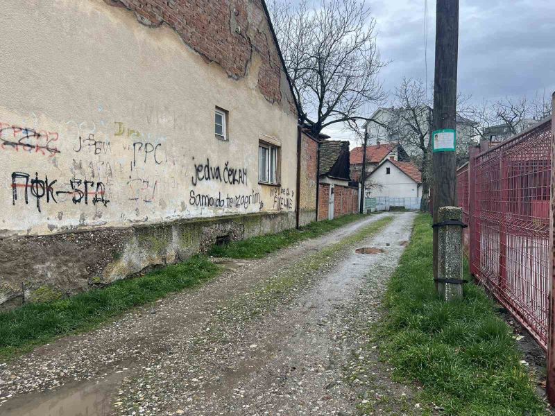 Savjet MZ Centar: Dijelovi fasada padaju, bezbjednost građana ugrožena (FOTO)