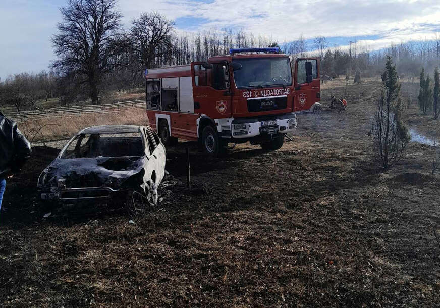 Požar u Milićima: Izgorjela dva automobila, vatrogasci spriječili veću štetu