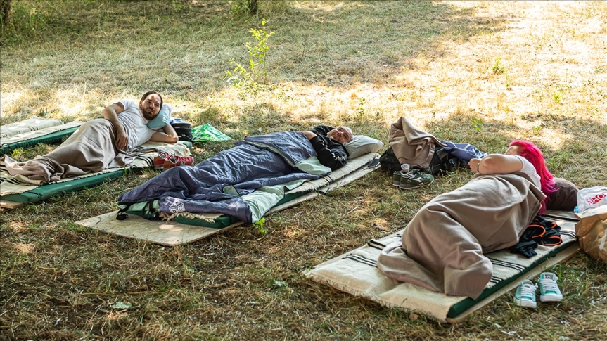Oboren rekord na takmičenju u ležanju: Čak 12 učesnika leži više od 120 sati