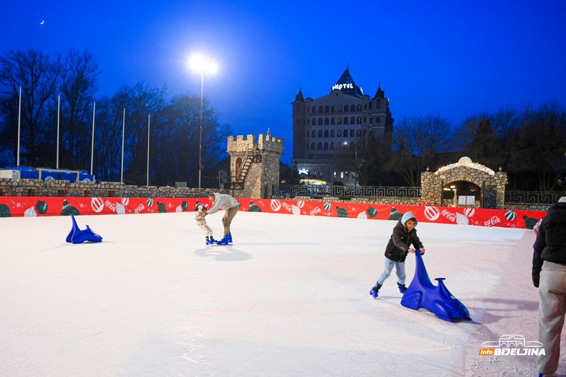 Vrhunski doživljaj u Etno selu Stanišići: Osjetite adrenalin na klizalištu od 500 kvadrata (FOTO)