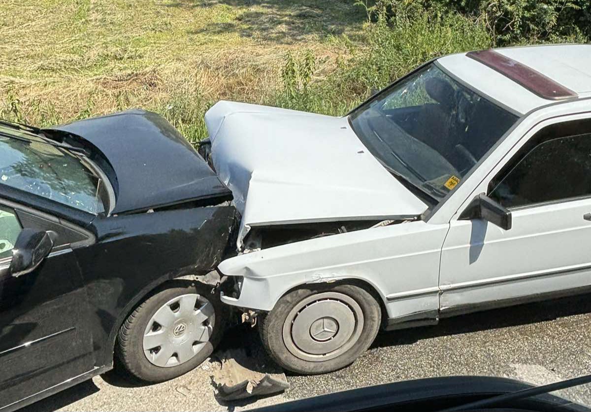 Ima povrijeđenih: Udes kod Bijeljine, učestvovali šleper i dva auta (FOTO)