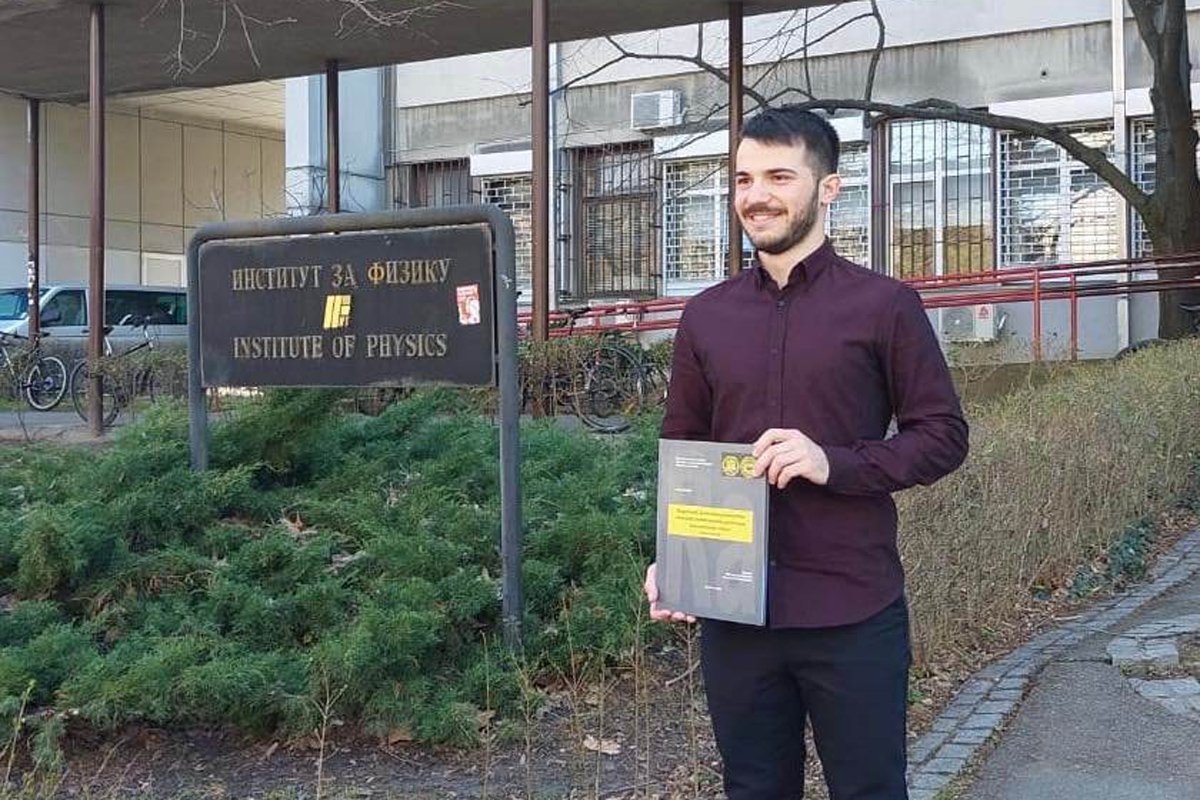 Mladi stručnjak nuklearnu fiziku zamijenio konobarskom tacnom