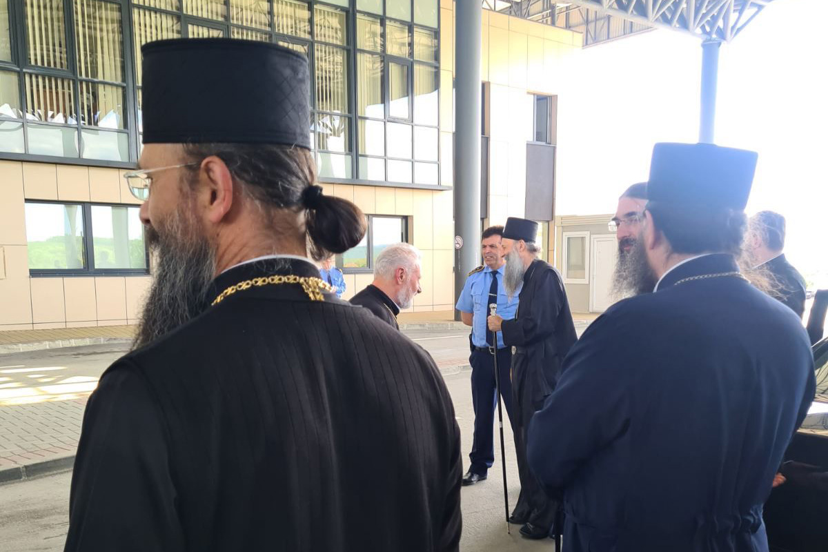 “Zabrana stigla samo 13 minuta prije najavljene posjete” Patrijarh Porfirije juče nije mogao da uđe na Kosovo