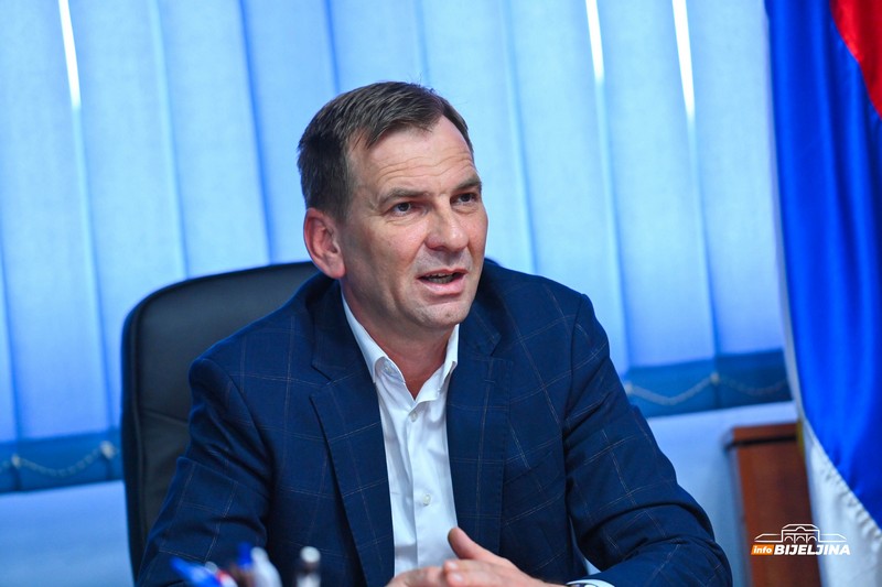 Božićni intervju načelnika Ugljevika: Godina poštenog rada, brige za ljude i temelja za sigurniju budućnost