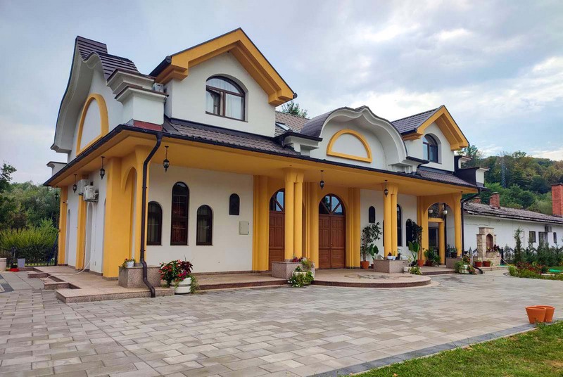 Ugljevik: Manastir svetog Aleksandra Nevskog sutra proslavlja slavu - Simbol neraskidivog prijateljstva ruskog i srpskog naroda (FOTO)