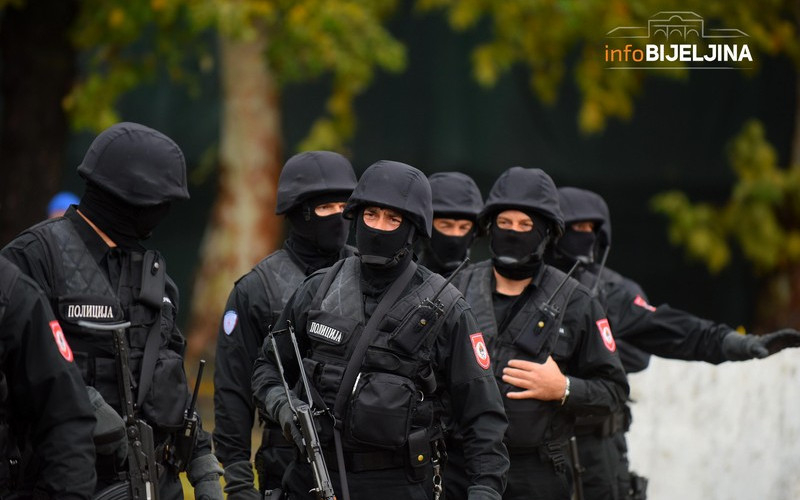 Filmska pljačka u Banjaluci: Vlasnici mjenjačnice oteli više stotina hiljada maraka, policija 