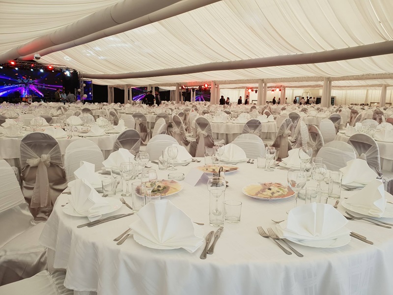 Osamnaesti rođendani u Semberiji – Za proslavu punoljetstva izdvajaju više od 10.000 KM (FOTO)