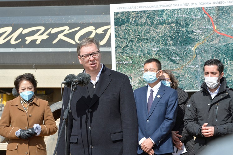 Vučić: Moram da se vakcinišem uskoro, a poslije mene bar još pola miliona ljudi