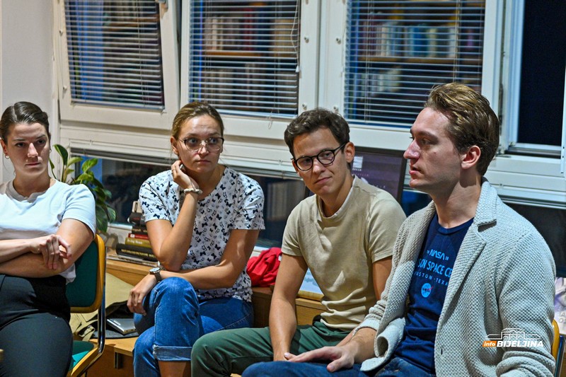 U toku pripreme za jubilarni 25. Svetosavski bal u Beču (FOTO)