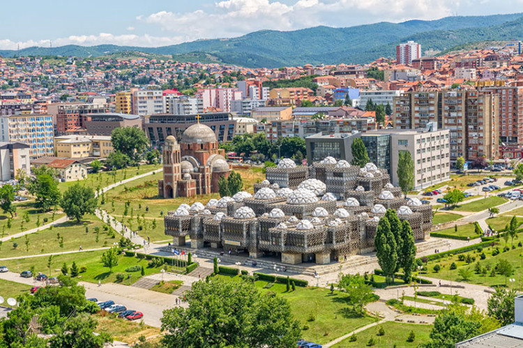 Albanci masovno prelaze u katoličanstvo: Da li Kosovo ulazi u novi vjerski sukob?