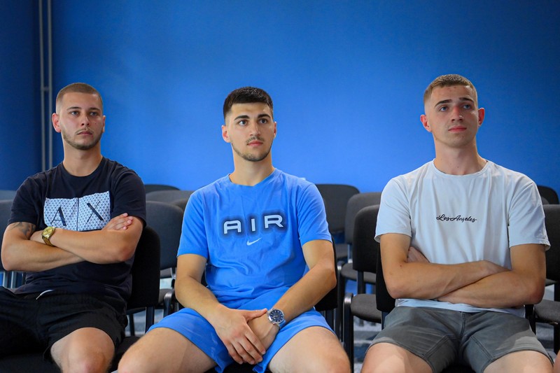 Podrška mladima: PSS Bijeljina donirao sportsku opremu FK “Drina” Amajlije (FOTO)