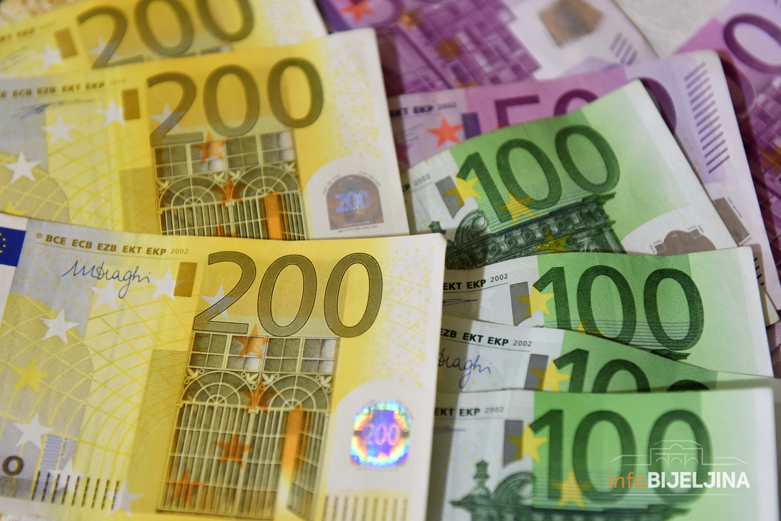 Evropska unija nije uvela nova pravila o količini gotovine koja se može unijeti (ISPRAVLJENO)