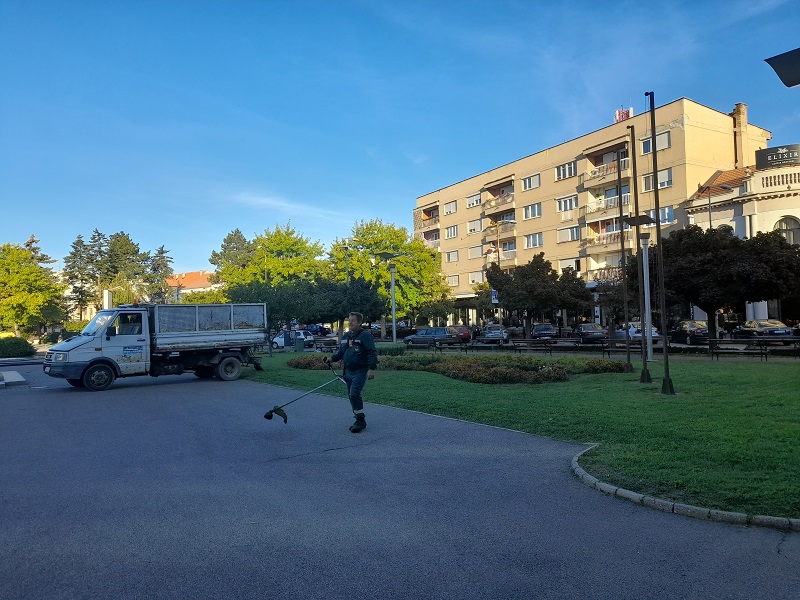 Za uređenje zelenih površina izdvojeno 300.000 KM TRAVA SE U NEKIM DIJELOVIMA KOSI TEK NAKON ŠTO SE MJEŠTANI POŽALE