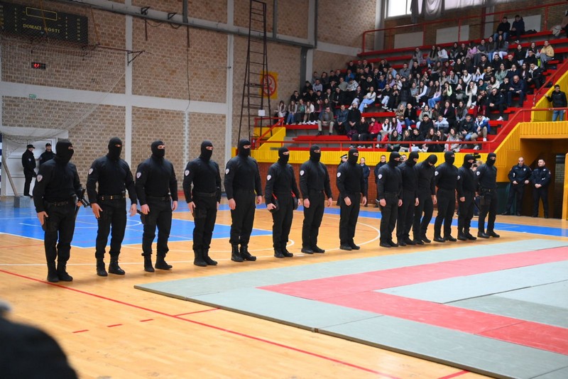 Bijeljina: Ogromno interesovanje mladih da se školuju za policajce (FOTO)