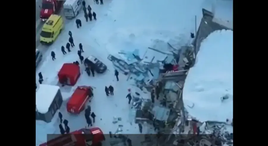 Srušio se krov tržnog centra: Ljudi zatrpani ispod ruševina, ima mrtvih