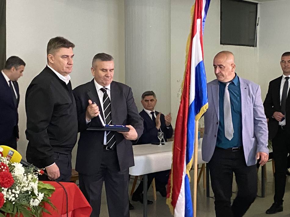 PDP sprema zahtjeve: Milanović da se PROGLASI NEPOŽELJNIM, a zvaničnici Srpske da s njim prekinu sve kontakte