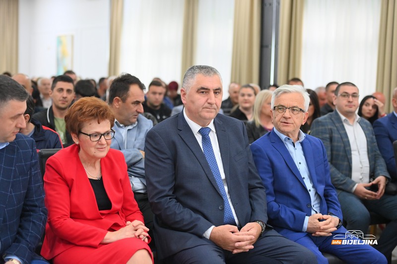 Čedomir Stojanović novi predsjednik Gradskog odbora DEMOS-a Bijeljina (FOTO)