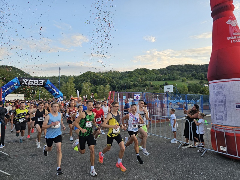 Ugljevik: Jubilarna ulična trka okupila rekordnih 650 učesnika /FOTO/