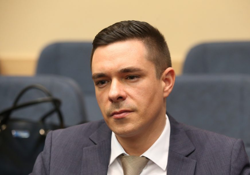 Ministru Bukejloviću možda nije poznato: Zbog klevete se ne ide u zatvor u Hrvatskoj, u Srbiji je dekriminalizovana