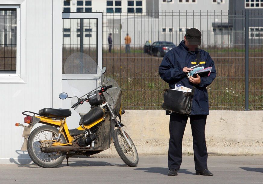 Ukrao i službeni motor: Poštar uzeo novac za dječije dodatke, pa ga ZADRŽAO ZA SEBE