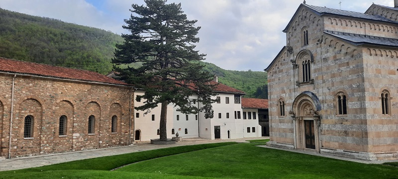 Srpske svetinje na Kosovu i Metohiji: Oaze duhovnosti, identiteta i otpora /FOTO/