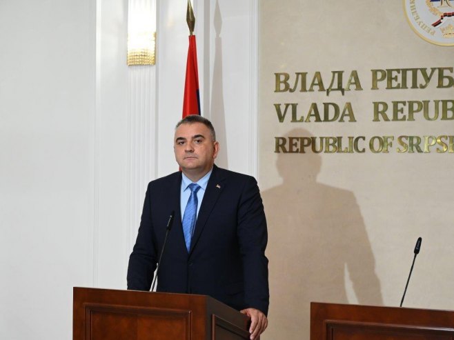 Minić: Srpska ne smije dozvoliti da police u trgovinama ostanu prazne