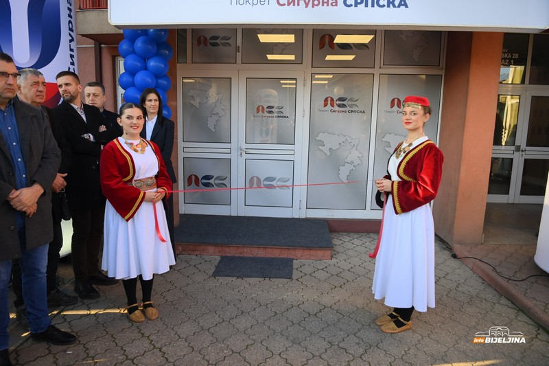 U Bijeljini otvorene prostorije Pokreta Sigurna Srpska, Stanivuković poručio: “Važno je da je narod s nama” (FOTO)