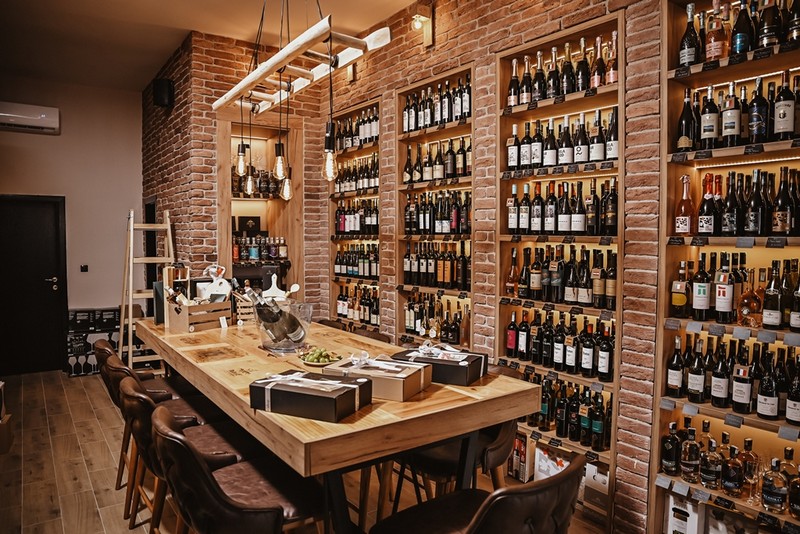 Bijeljinski “Wine and flower shop” proslavio prvi rođendan: Dodatno obogatili ponudu na radost pravih hedonista (FOTO)