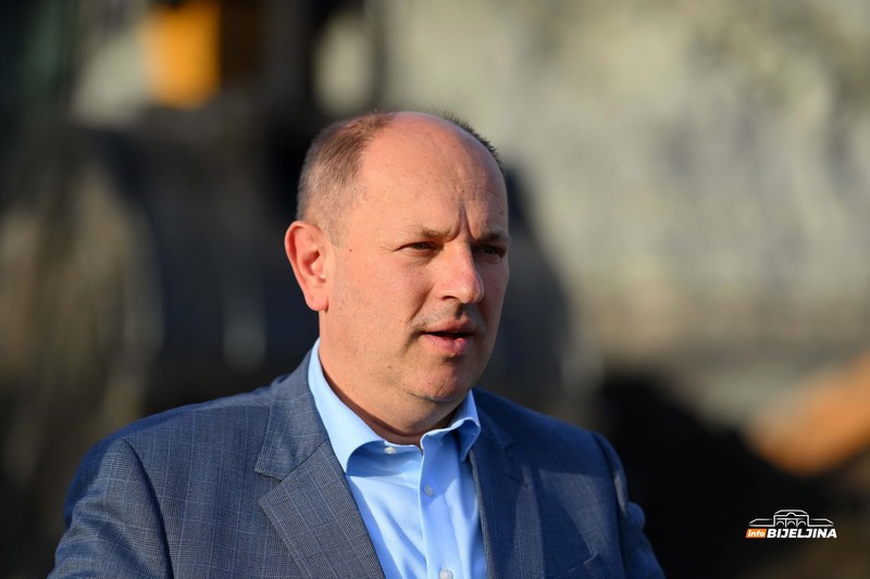 Rudnik u Ugljeviku bogatiji za novi bager, Petrović najavio novo opremanje (FOTO)