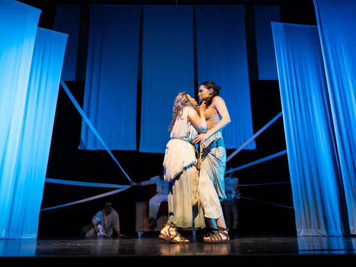 Antički klasik u Bijeljini: Premijerno izvedena predstava "Odisej – stvaranje heroja"