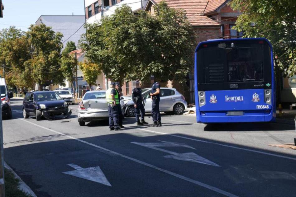 Teška nesreća u Srbiji: Autobus usmrtio djevojčicu (15) na pješačkom prelazu