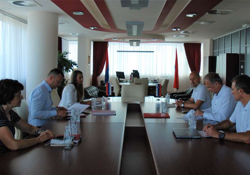 DOGOVORENA BRŽA RAZMJENA INFORMACIJA Sastanak poreznika Srpske i Slovenije u Banjaluci