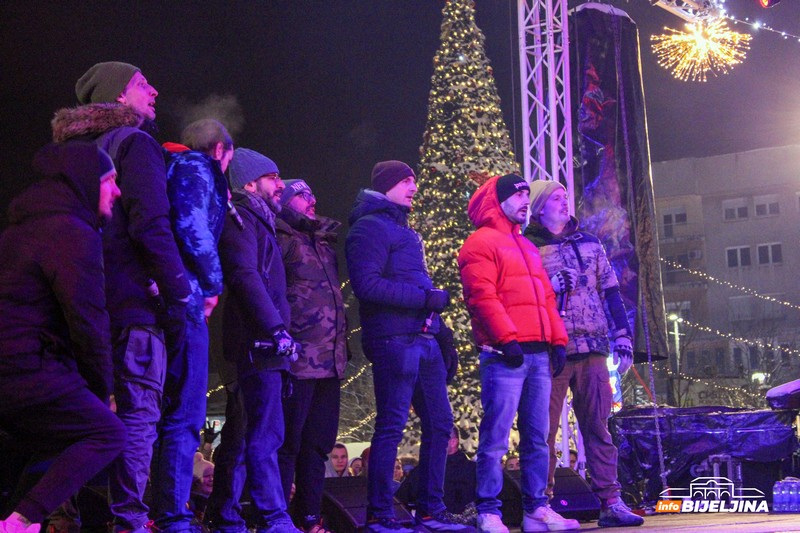 Bijeljina: Uz koncert Beogradskog sindikata proslavljen Dan Republike Srpske (FOTO)