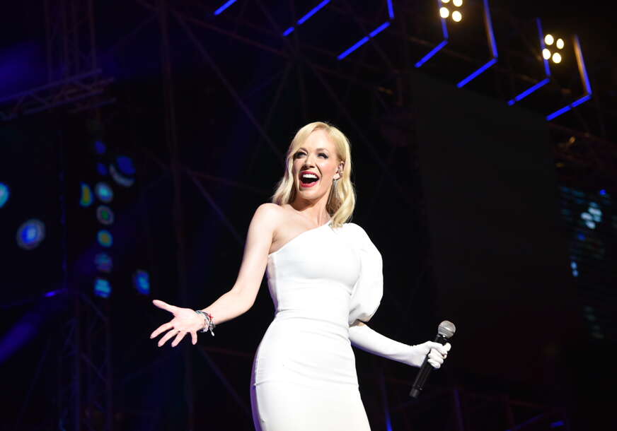 Kontroverzni Bijeljinac platio Rozgi 25.000€ da mu pjeva sat vremena