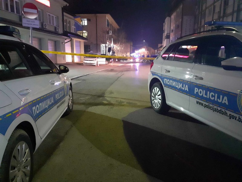 PUCNJAVA U BRČKOM Jedna osoba ranjena, policija uhapsila napadača (FOTO)