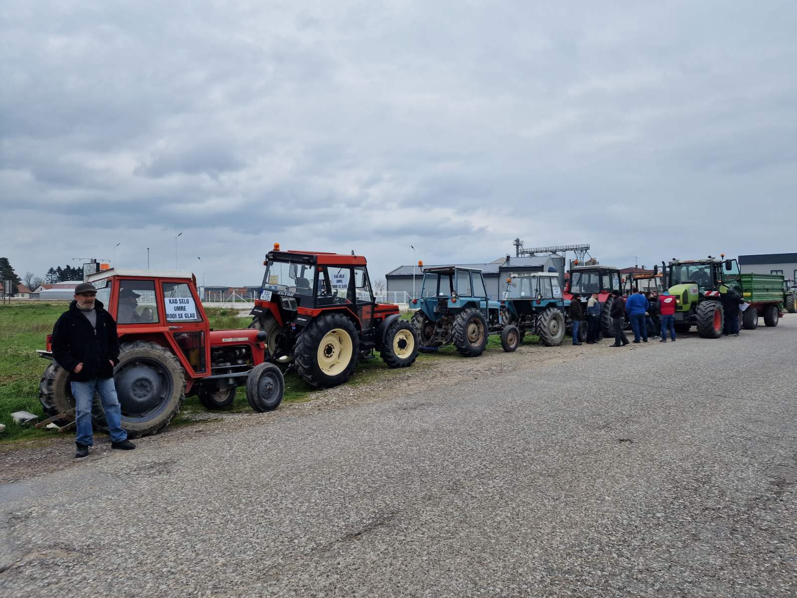 Poljoprivrednici poručili sa protesta u Bijeljini: Ako ne obrađujemo zemlju ostaćemo bez hrane