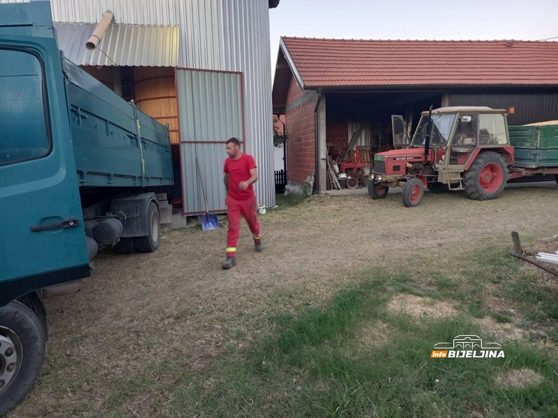 Marići završili berbu kukuruza u ugljevičkom selu Donja Trnova: 