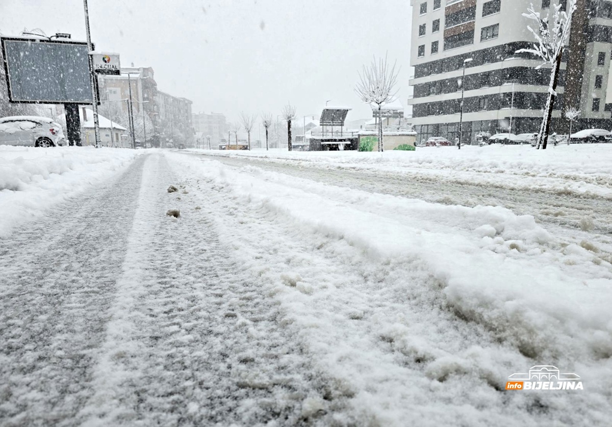 Bijeljina: Gradsko odjeljenje izdalo naloge za posipanje soli kako ne bi bilo leda (FOTO)